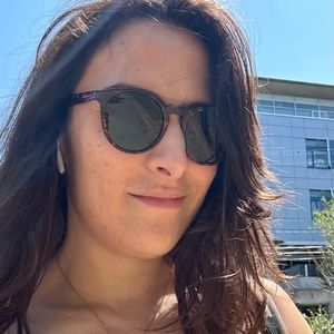 Meet your Posher, Carolina